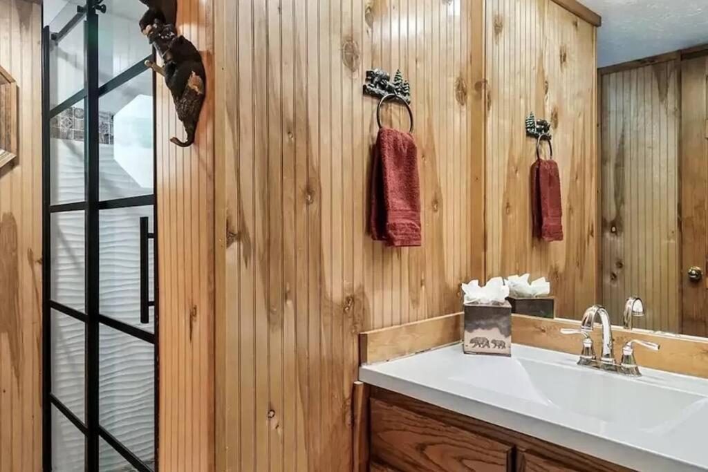 Beary Peaceful Smokies Retreat: Hot-Tub & Pools Villa Pigeon Forge Exterior foto