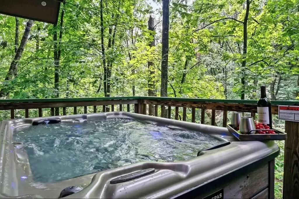 Beary Peaceful Smokies Retreat: Hot-Tub & Pools Villa Pigeon Forge Exterior foto